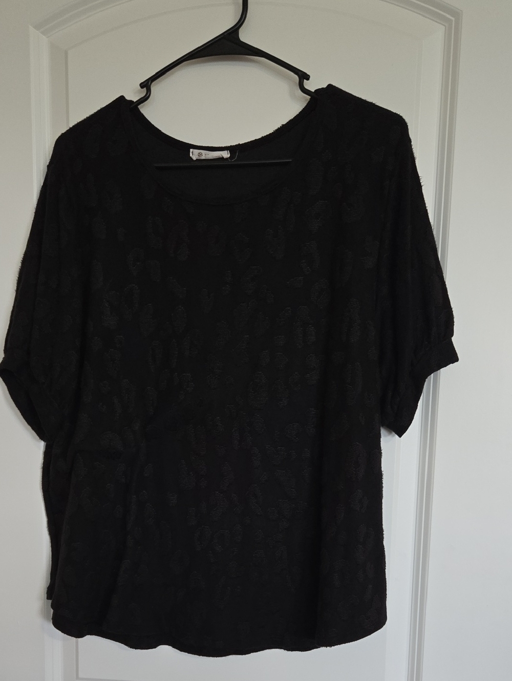 Bombom Black Short-Sleeve Women's Top - Lightweight Everyday Tee